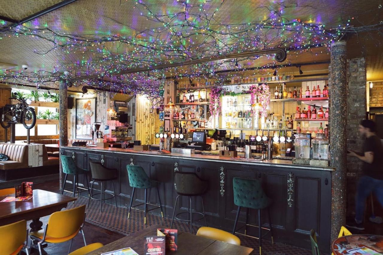 The Cherry Rooms London Bagian luar foto